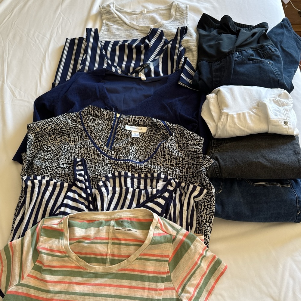 Maternity Lot - 14 items, mostly size M Gap, Pinkblush, Motherhood, Isabel